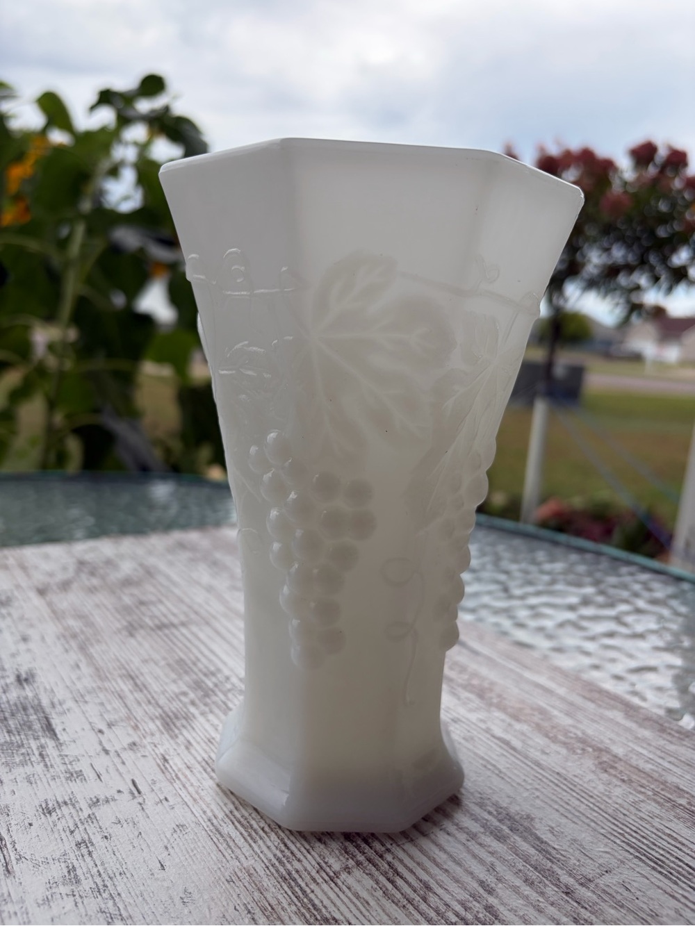 VINTAGE Mid Century MILK GLASS  Harvest Grape Vase by Anchor Hocking 7”